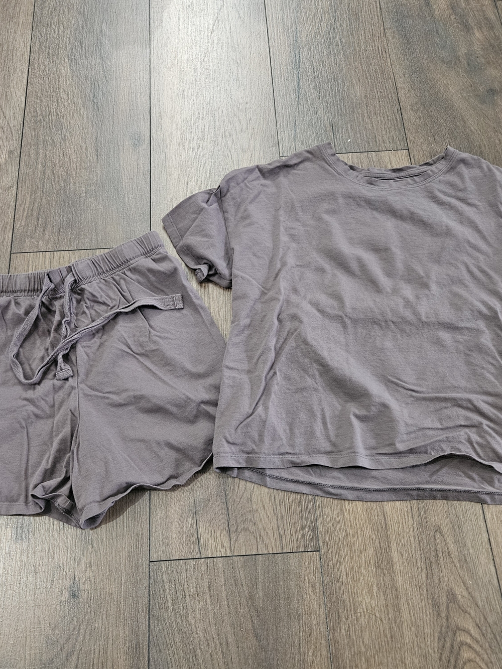 GU T-Shirt and Shorts Sleepwear Lounge Set Size S